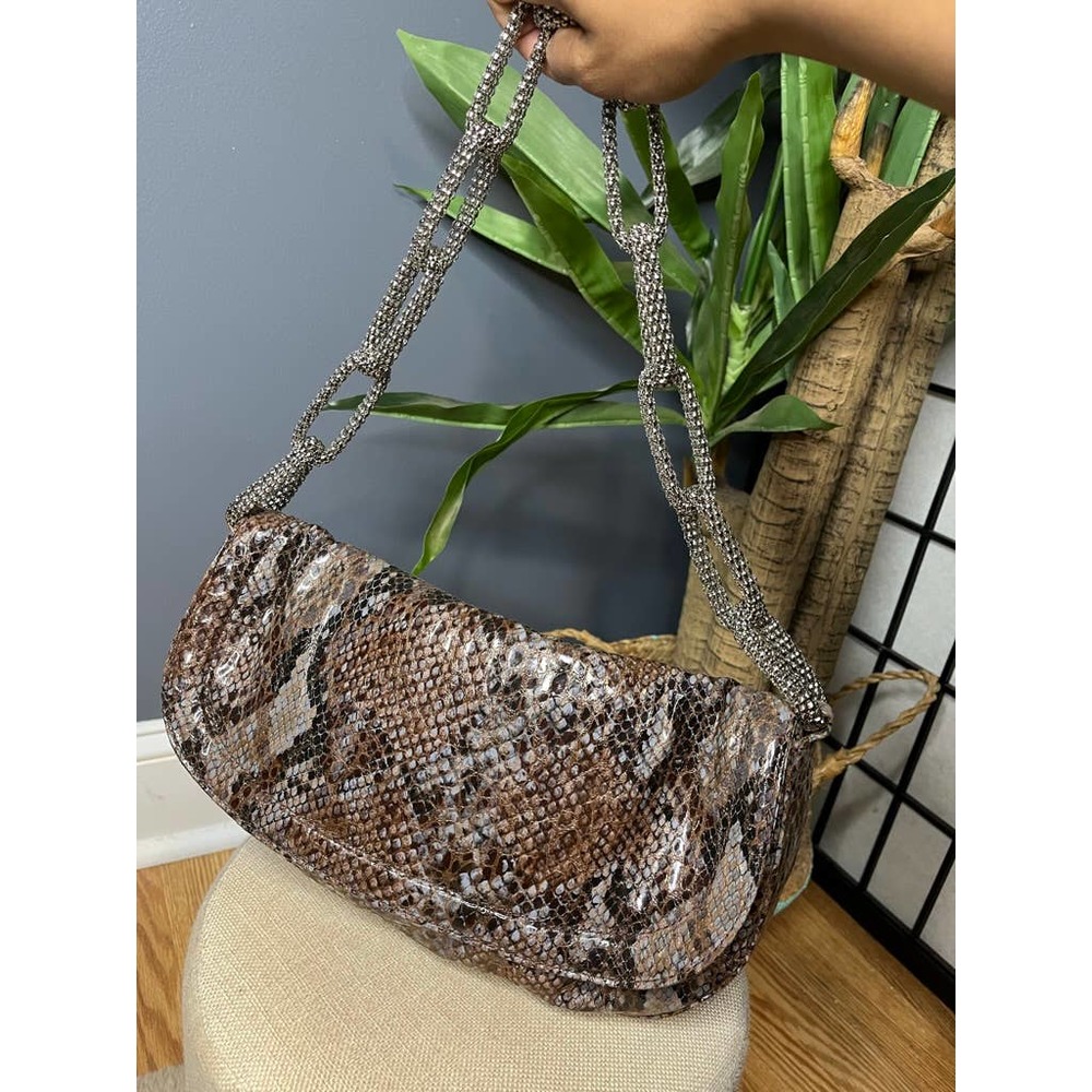 Snack print shoulder bag w/link chain